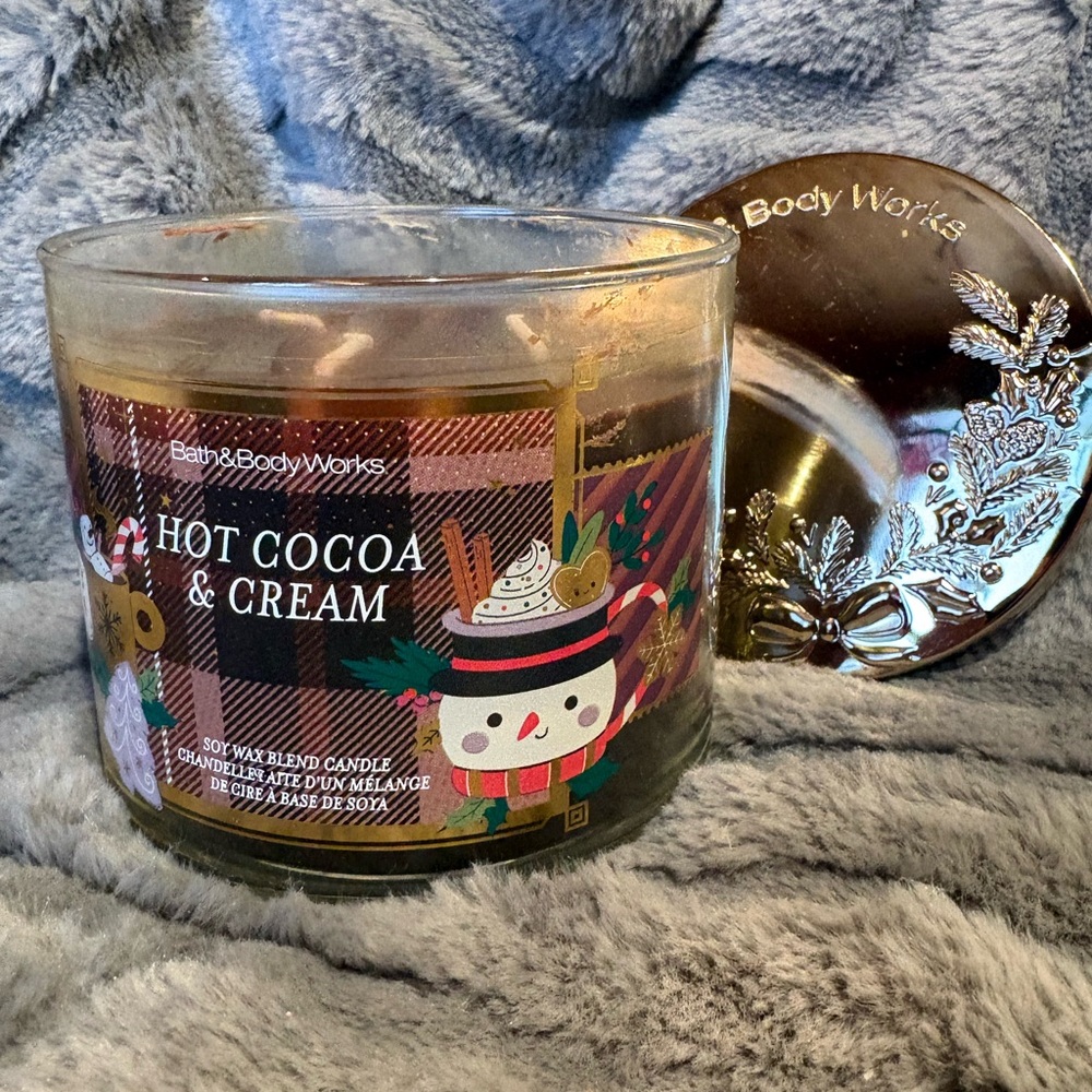 Bath & Body Works Hot Cocoa & Cream Plaid Candle